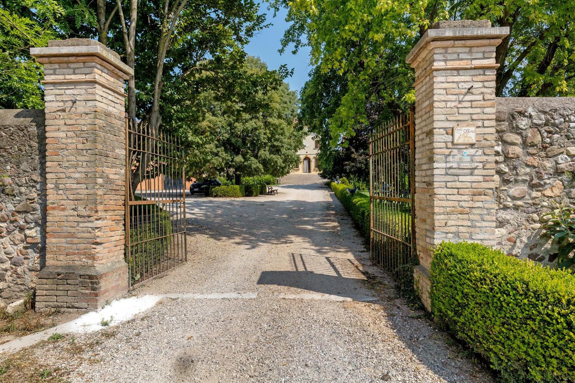 New Agriturismo Corte Olfino Монцамбано Экстерьер фото